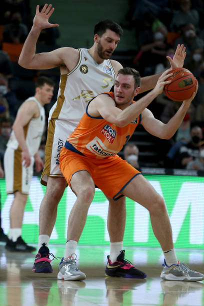 意后租借加 意后租借加